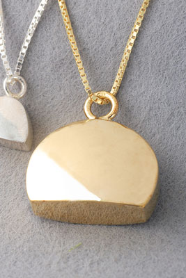 Asche-Medaillon Gold